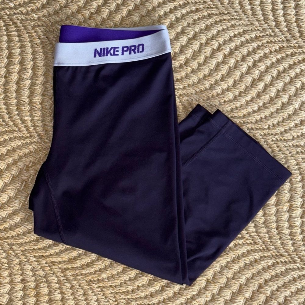 Nike Pro Performance Leggings Woman’s Large EUC Logo Plum Purple DriFit